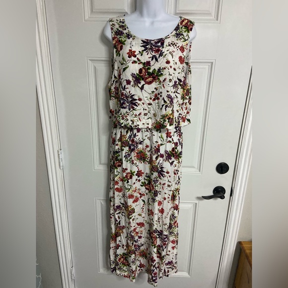 D1- White Floral Drape Maxi Dress - Picture 1 of 6